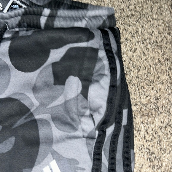 Adidas Women Black cano shorts - Picture 3 of 4